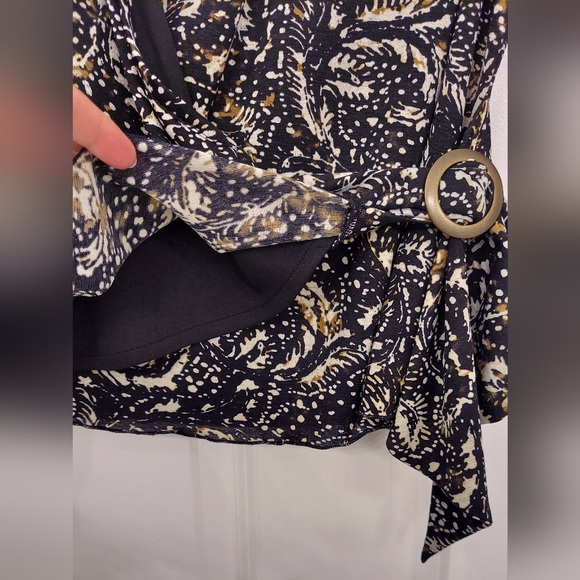 COLDWATER CREEK | Small Black/Cream/Gold Wrap-around Blouse. 3/4 Length Sleeve - Picture 6 of 8